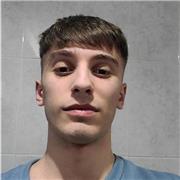 Soy Jose, tengo 18 años y soy en Valencia. Tengo el certificado de bachillerato y se me dan muy bien los niños